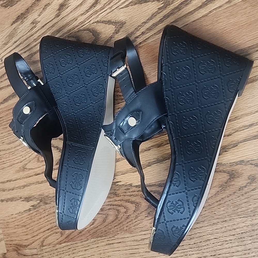Shoes - Picture 4 of 4